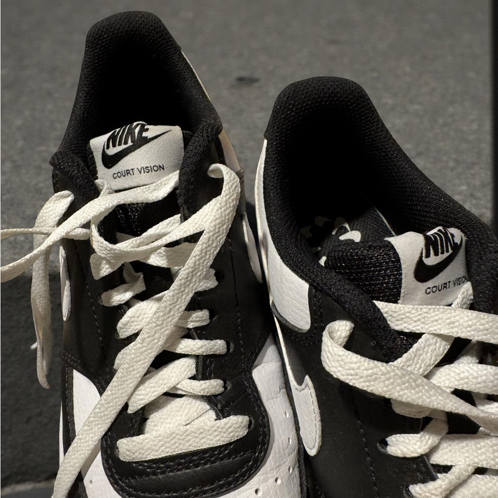 SUMMER READY Nike Black and White Men's Sneakers - Picture 5 of 7
